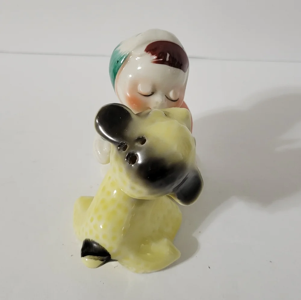 Vantellingen Mary Lamb Salt And Pepper Shakers